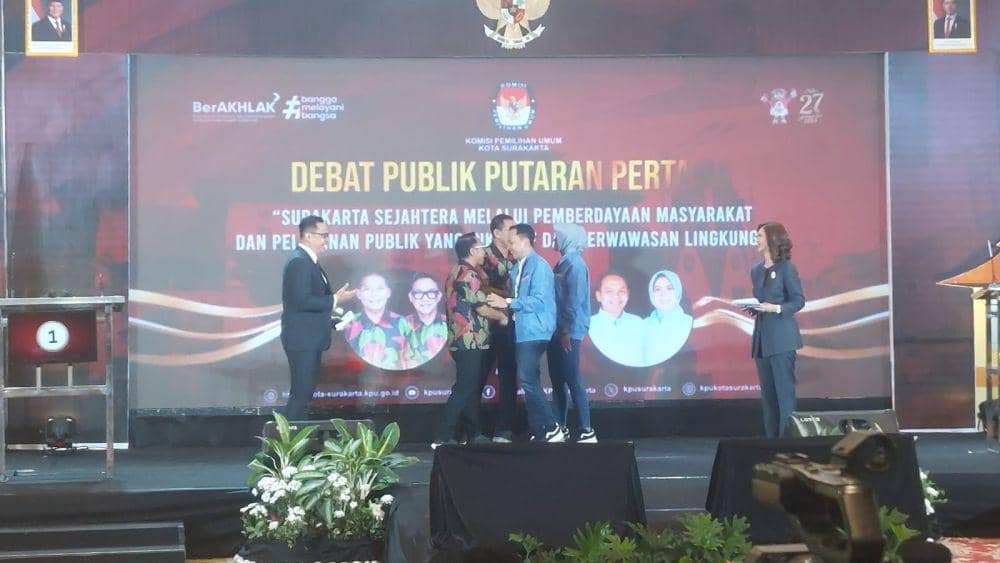 Debat publik Pilkada Surakarta 2024 yang dilangsungkan di The Sunan Hotel, Solo, Kamis (31/10/2024). (IDN Times/Larasati Rey)