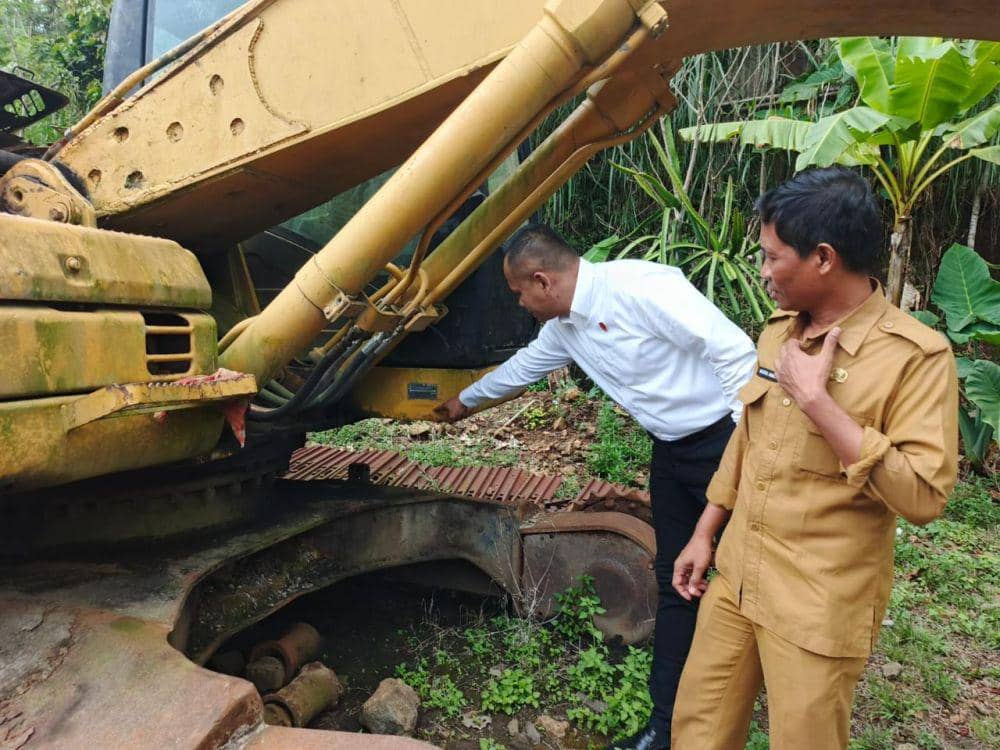 Alat berat yang disewakan kepada pihak ketiga ditemukan sudah dalam kondisi rusak berat. (dok. Istimewa)