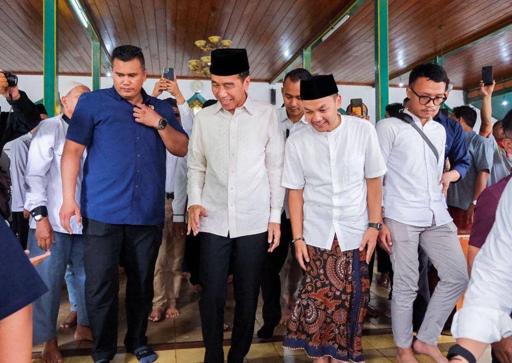 Jokowi salat Jumat di Masjid Al Wustho Solo. (Dok/Istimewa)