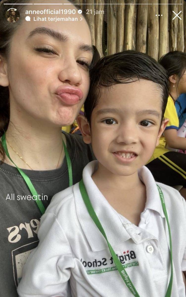 potret Putri Anne dampingi anak Darmawisata (Instagram.com/anneofficial1990)
