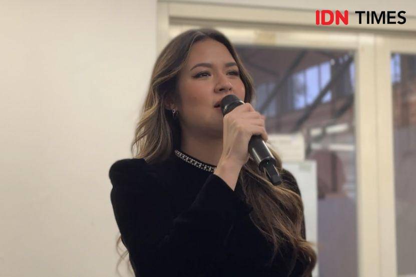 Raisa dalam konferensi pers pada Jumat (1/11/2024) (IDN Times/Elizabeth Chiquita)