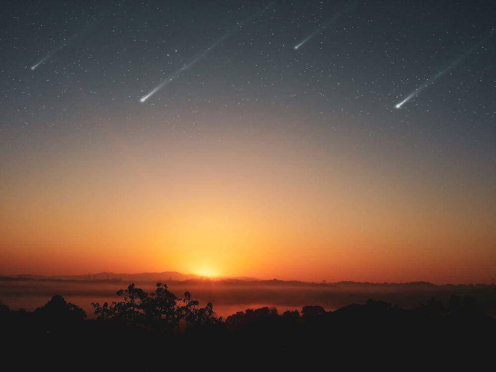 ilustrasi hujan meteor Taurid Utara (pexels.com/Felipe Helfstein)
