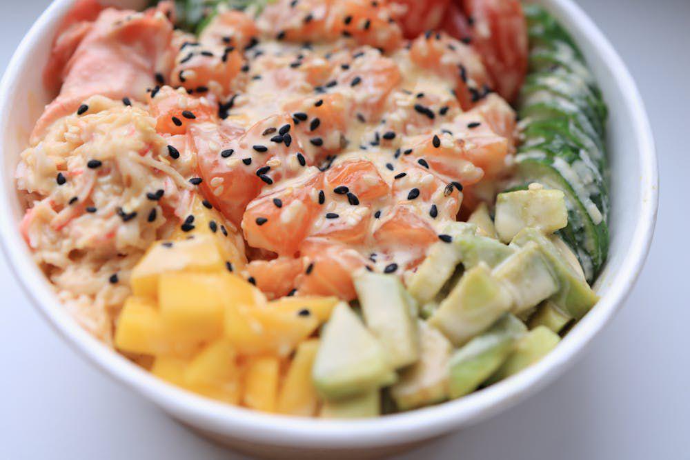 ilustrasi sushi bowl (pexels.com/Valeria Boltneva)