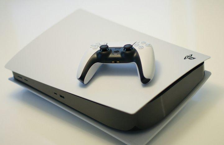 Kenapa PS5 Lebih Laris dari Xbox Series X/S?