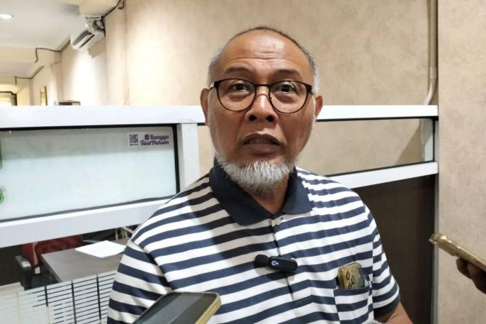 Wakil Ketua Komisi Pemberantasan Korupsi (KPK) periode 2011–2015 Bambang Widjojanto saat diwawancarai di Padang, Jumat (1/11/2024). (ANTARA/Muhammad Zulfikar)