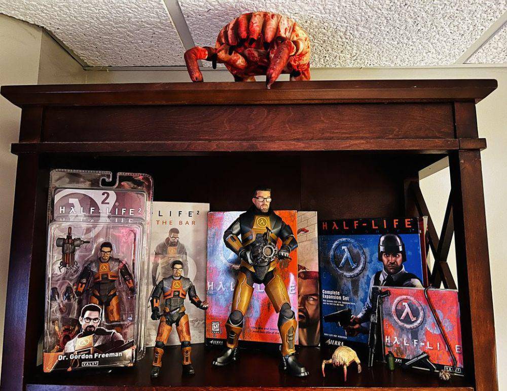 potret koleksi Half Life (reddit.com/user/Cosmos_Man)