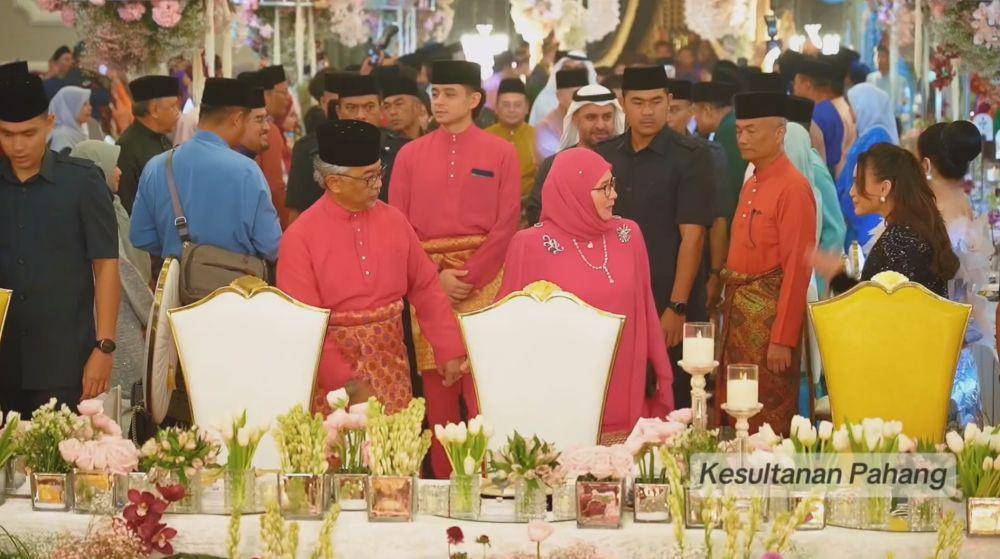 potret Rossa di resepsi Tengku Natasya (instagram.com/kesultanan.pahang)