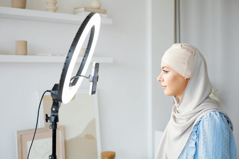 5 Tips Merawat Ring Light agar Tahan Lama, Selalu Siap Diajak Ngonten!