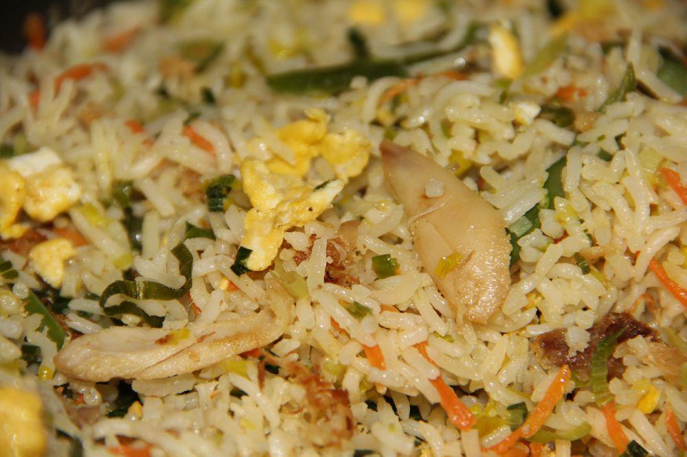 Resep Nasi Goreng Bebek Sambal Matah, Pedasnya Bikin Candu