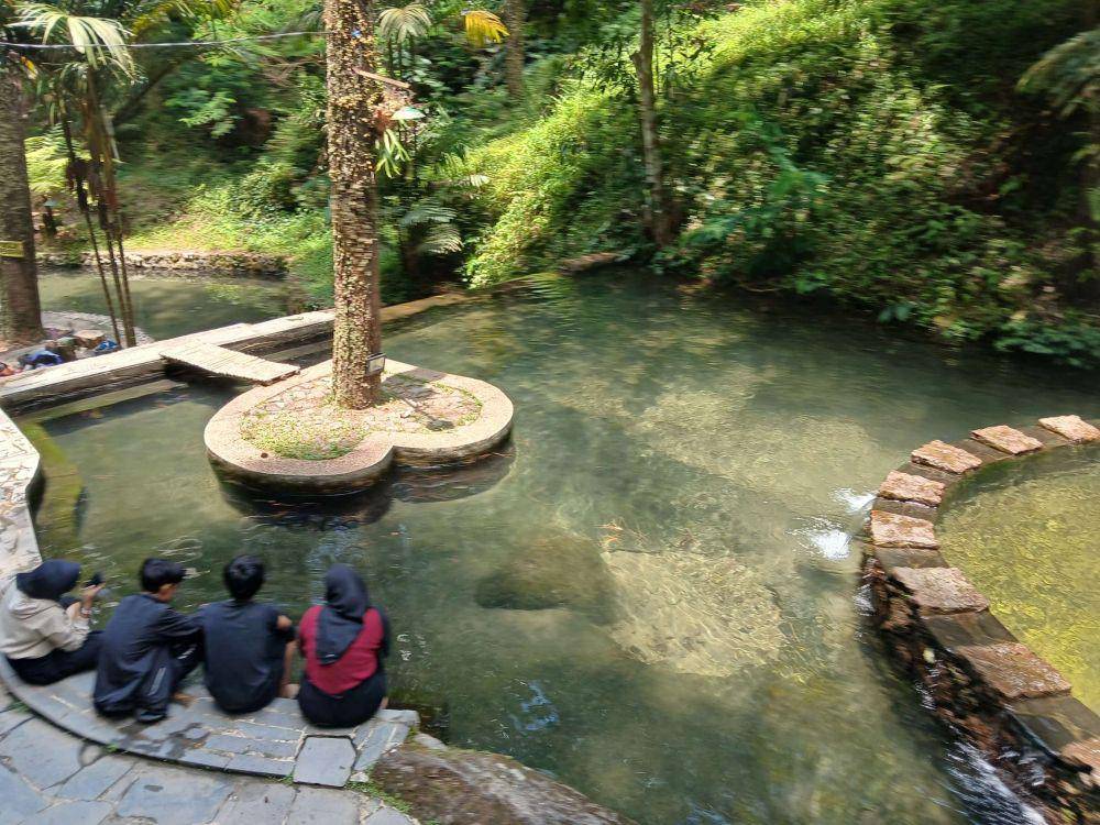 Curug Cipeuteuy di Kabupaten Majalengka, Jawa Barat