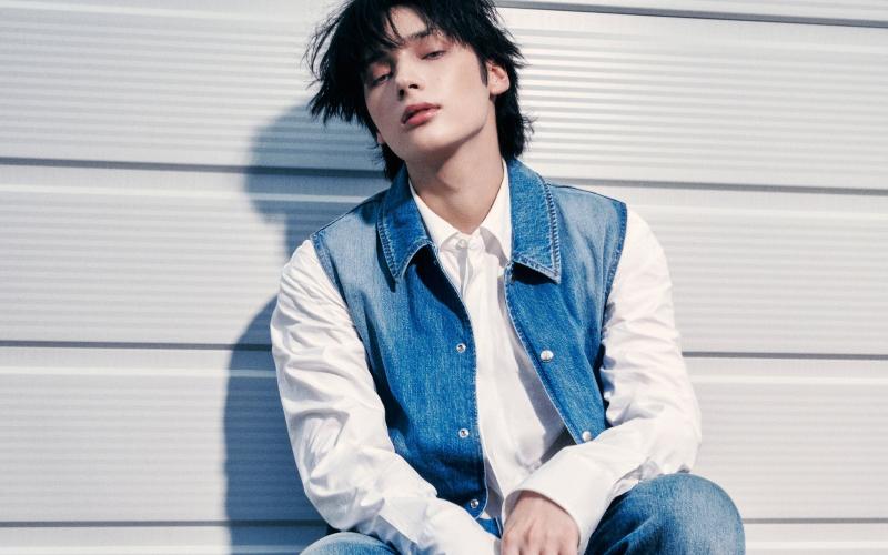Huening Kai TXT Absen dari Konser karena Masalah Kesehatan