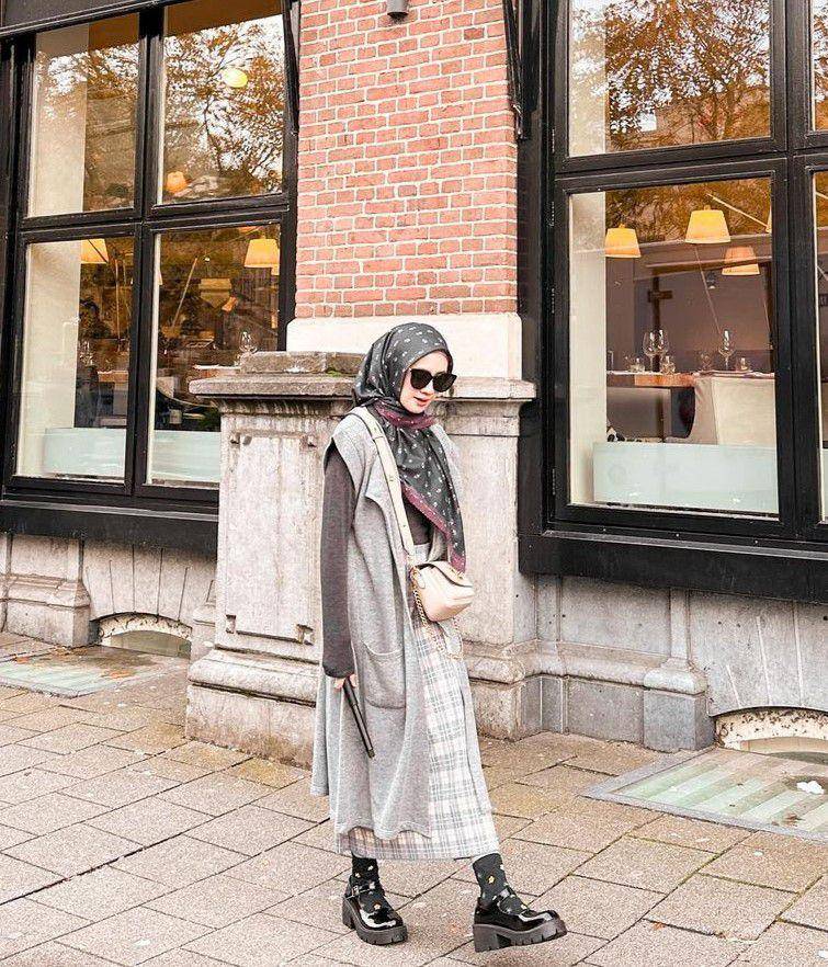 ide outfit traveling ke luar negeri ala Adinda Amira (instagram.com/adindaamiraa)