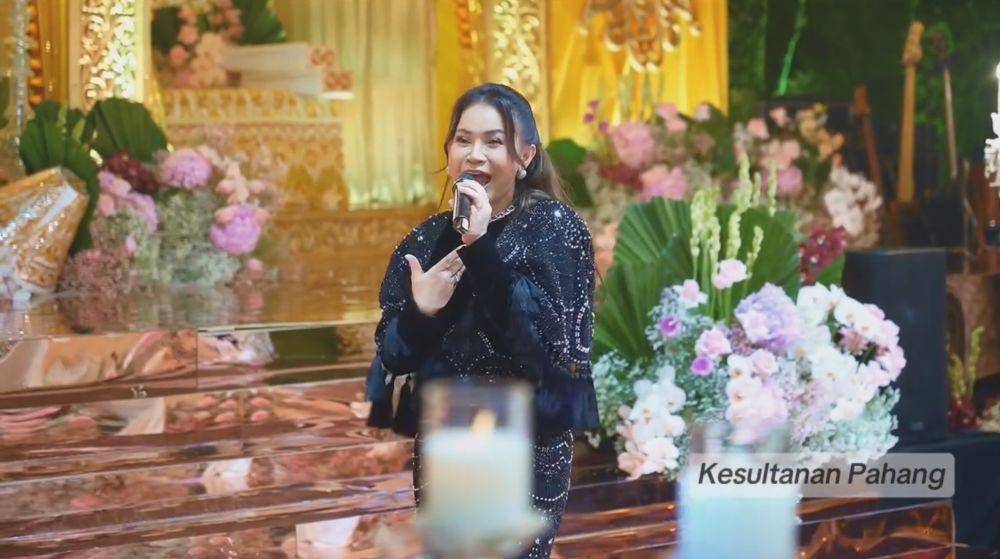 potret Rossa di resepsi Tengku Natasya (instagram.com/kesultanan.pahang)