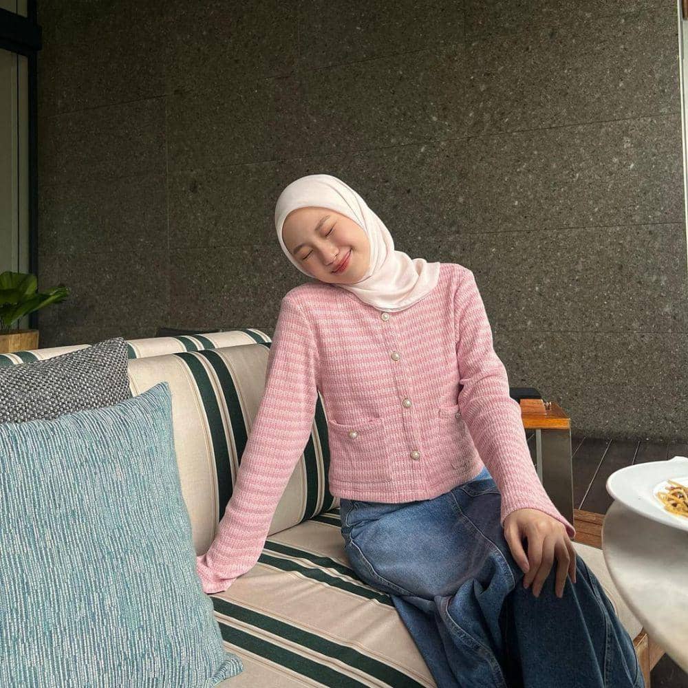 padu padan outfit denim ala Julia Prastini (instagram.com/juliaprt7)