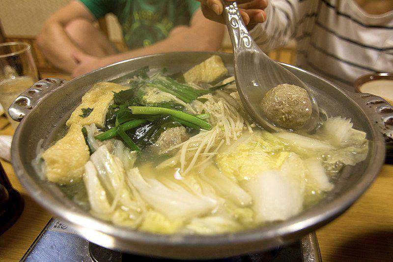chankonabe (commons.wikimedia.org/George N)
