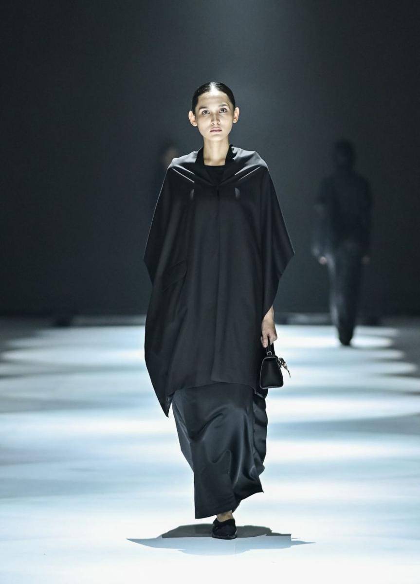 koleksi Black on Black Outfit dari Aesthetic Pleasure di JFW 2025 (dok. Jakarta Fashion Week/Dandy Hendrata)