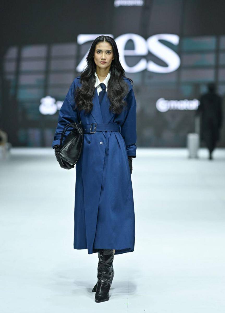 koleksi Matahari dari brand Zes di Jakarta Fashion Week 2025 (dok. Jakarta Fashion Week/Dandy Hendrata)