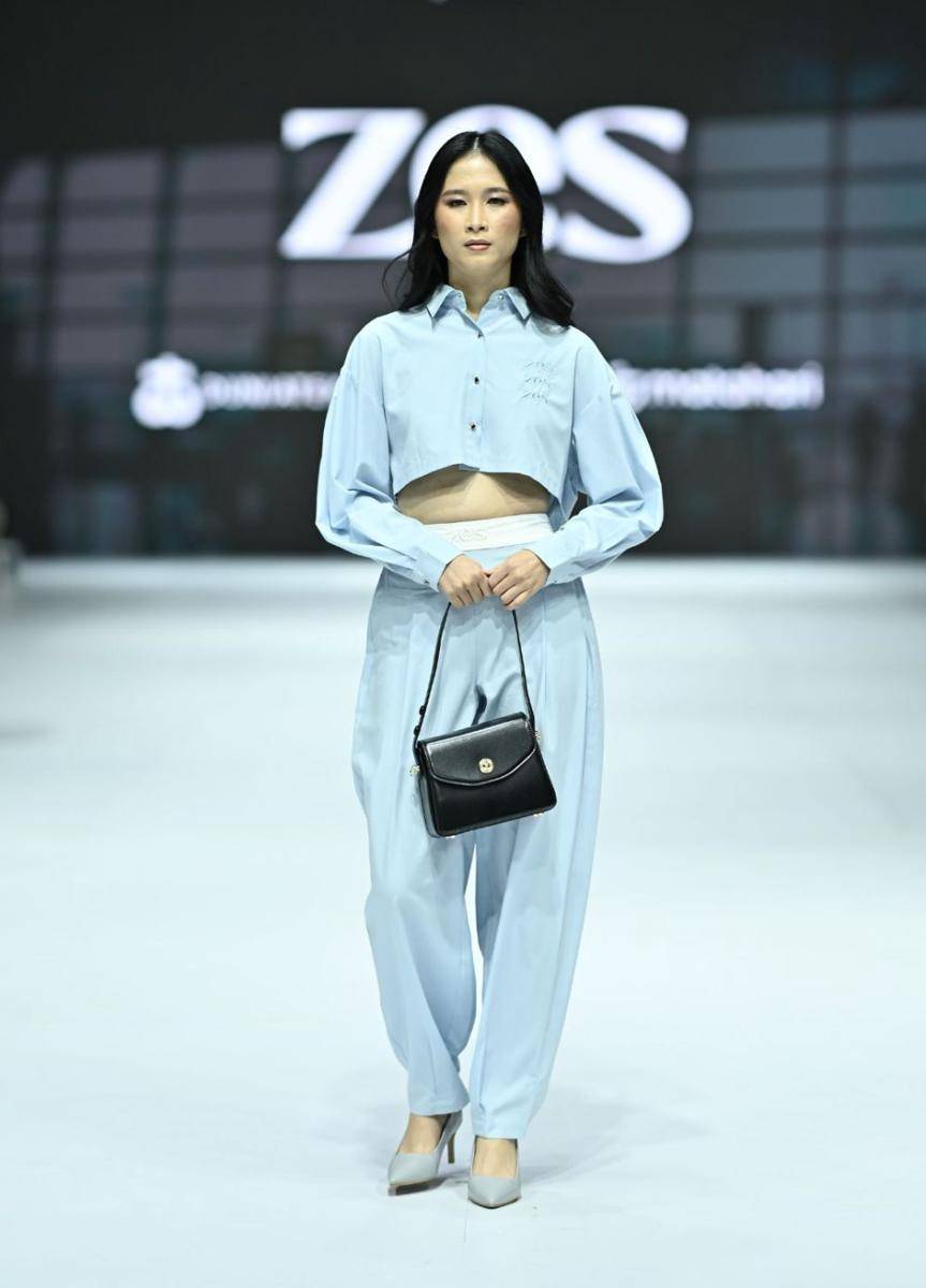 koleksi Matahari dari brand Zes di Jakarta Fashion Week 2025 (dok. Jakarta Fashion Week/Dandy Hendrata)