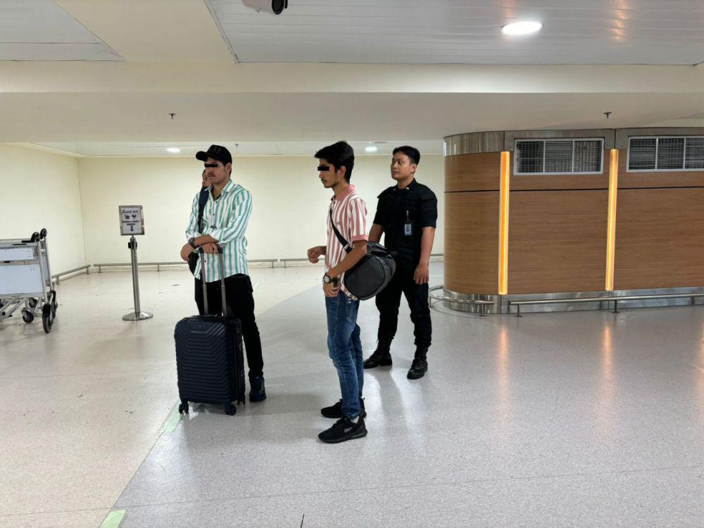 Nekat Jadi Koki Tanpa Izin, Dua Warga India Dideportasi dari Bali