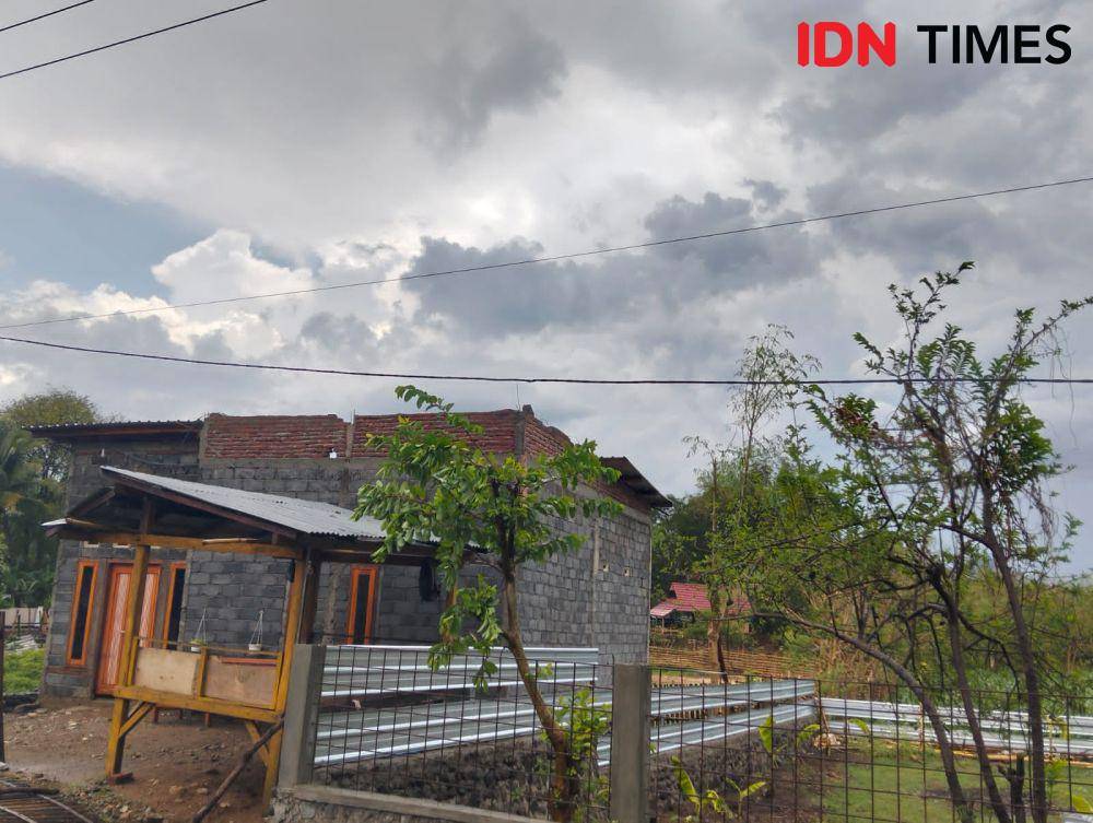 Foto rumah warga kehilangan atap usai diterpa angin puting beliung (Dok/Istimewa)