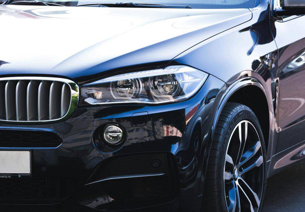 ilustrasi headlamp pada mobil (pexels.com/mcraftpix)