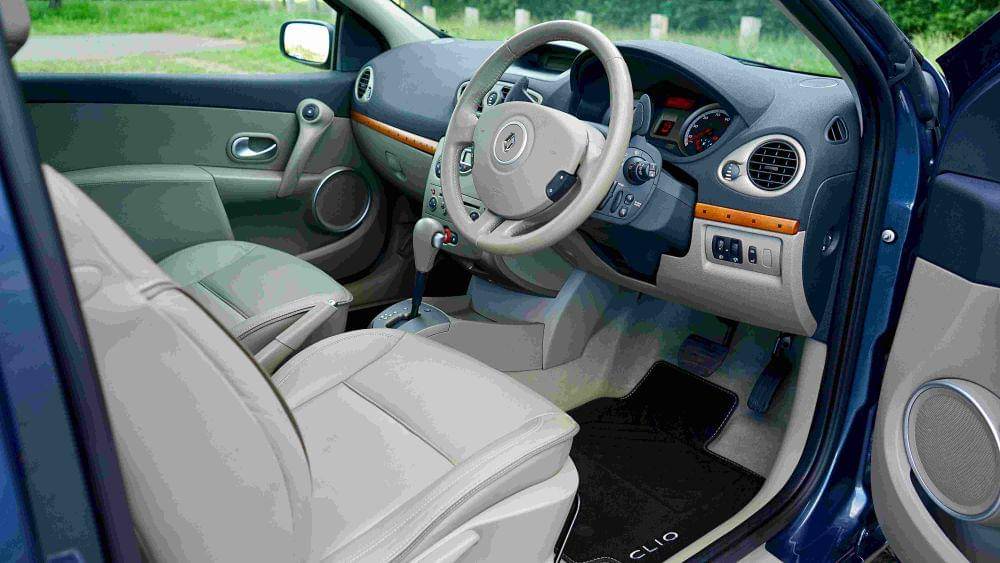 ilustrasi kopling pada mobil (pexels.com/mikebirdy)