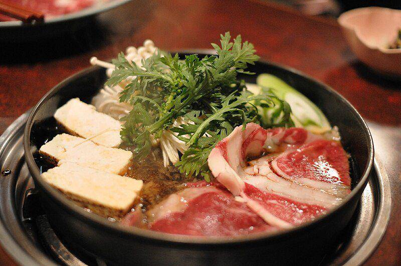 sukiyaki (commons.wikimedia.org/ajari)