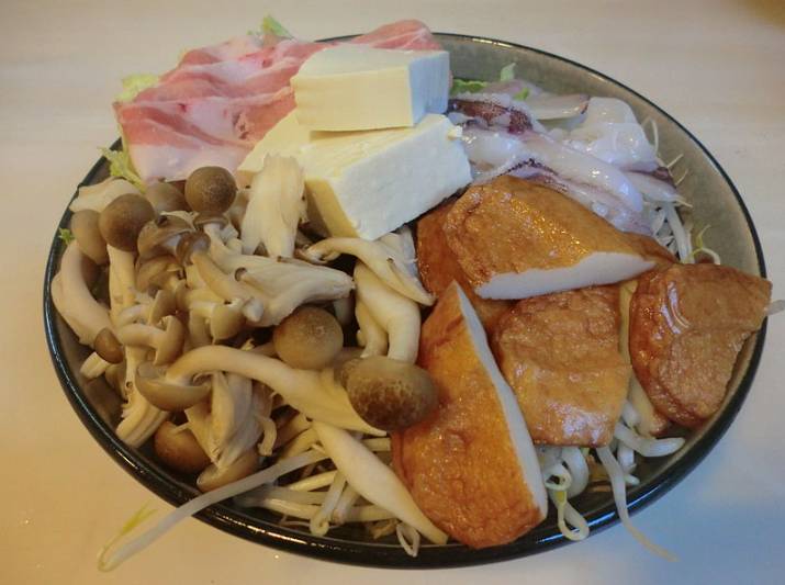yosenabe (commons.wikimedia.org/Nissy-KITAQ)