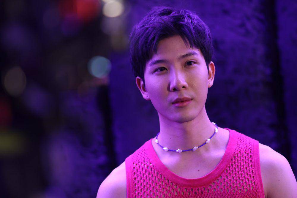 Khaotung Thanawat dalam cuplikan serial The Heart Killers (x.com/HeartKillerTH)