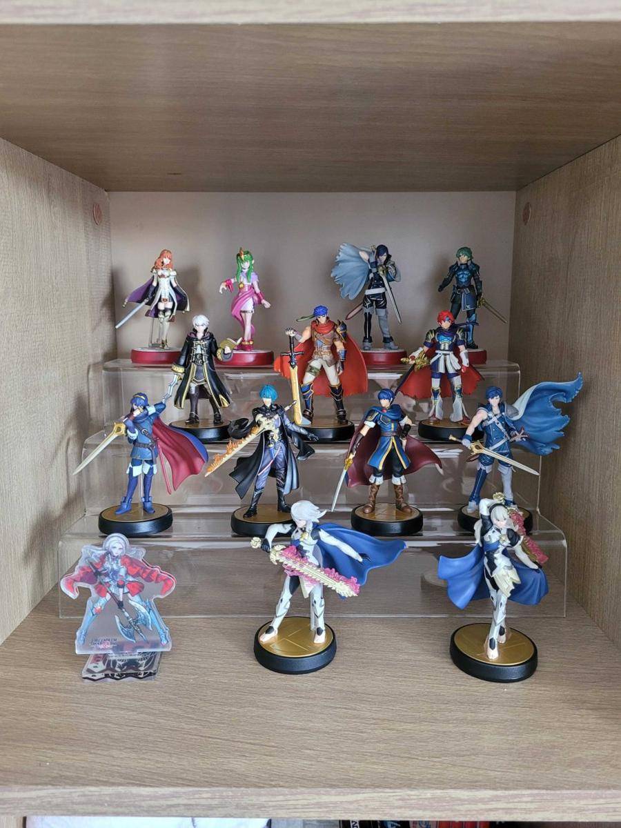 potret koleksi Fire Emblem (reddit.com/user/chr_perrotta)
