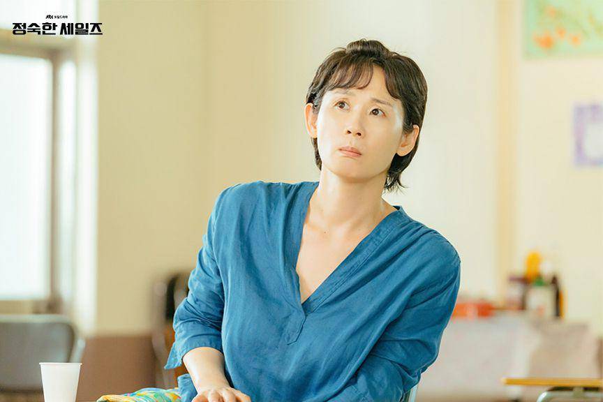 Seo Young Bok di drama Virtuous Business diperankan oleh Kim Sun Young (dok. JTBC/Virtuous Business)