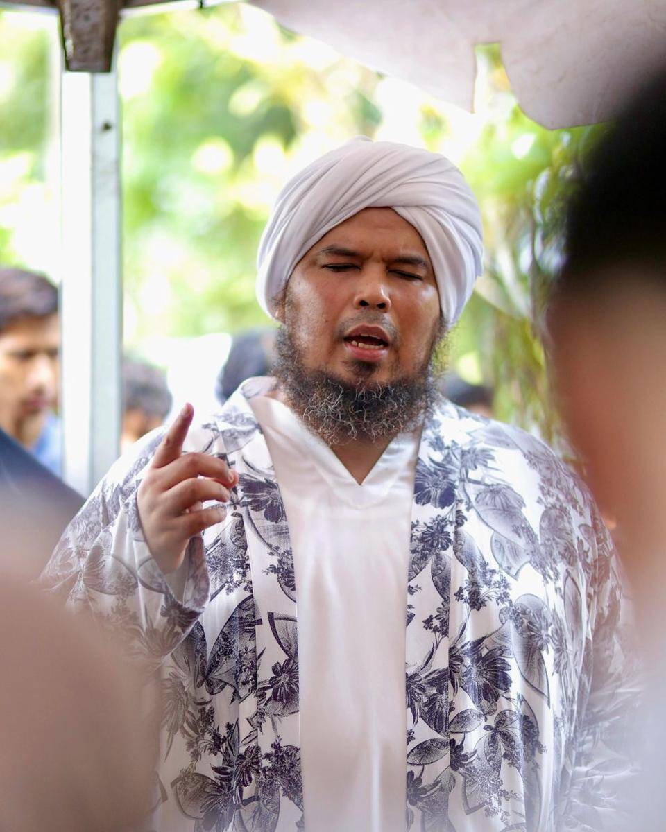 potret pemakaman putra Uwok Matta Band (instagram.com/matta.band)