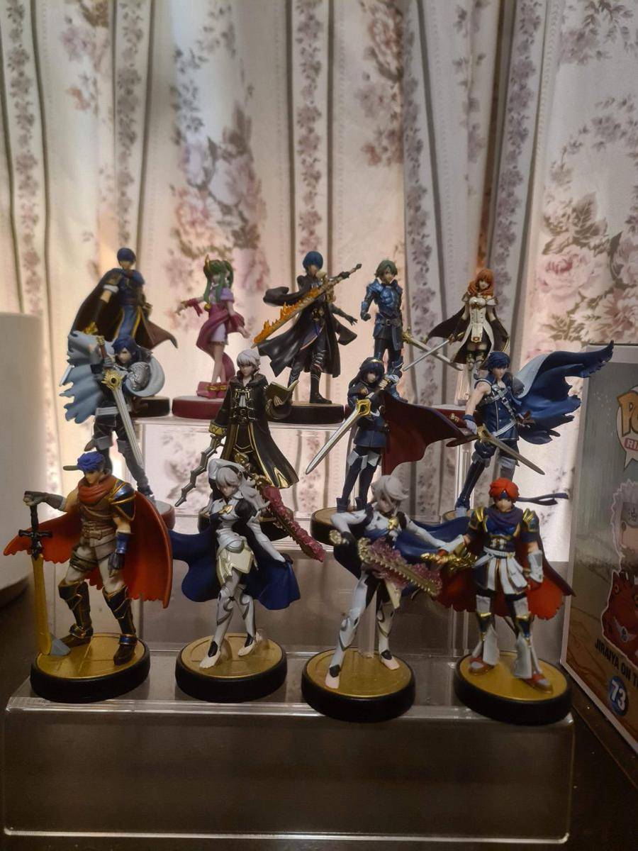 potret koleksi Fire Emblem (reddit.com/user/BigBooteeSama)