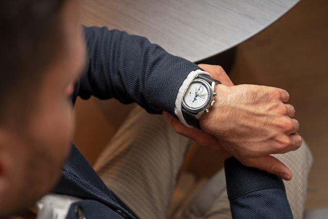 5 Perbedaan Jam Tangan Analog dan Digital, Mana Pilihanmu?