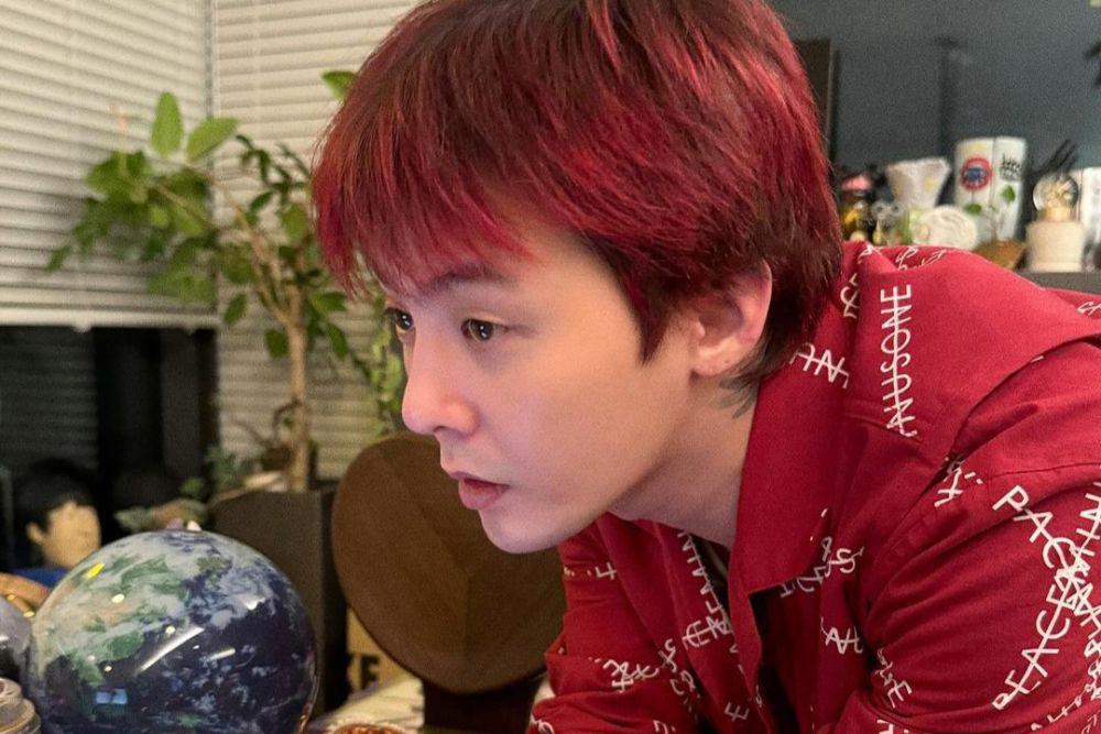 7 Potret Terbaru G-Dragon Santai di Rumah Bikin Fans Girang, Kenapa?
