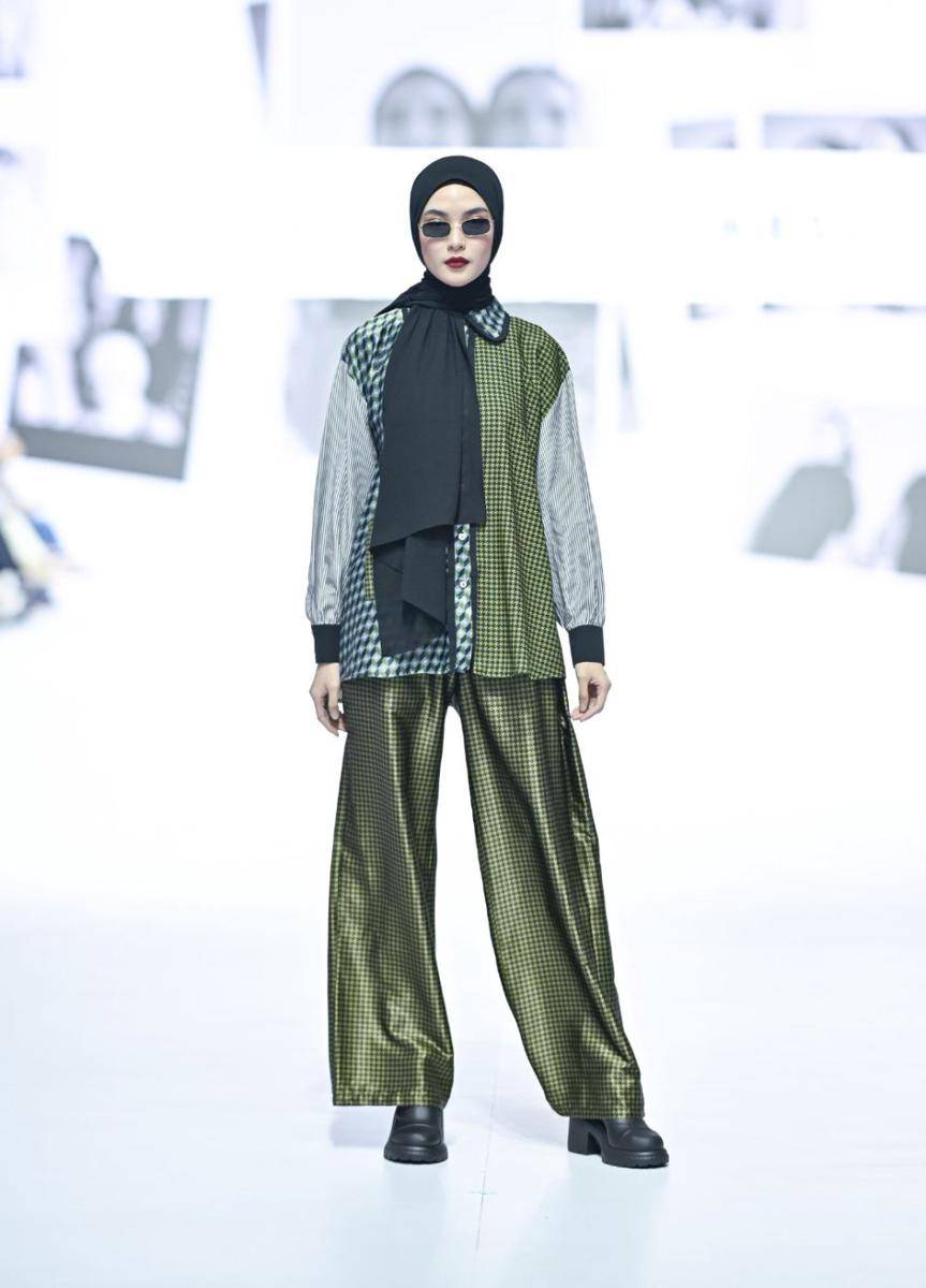 koleksi Zaskia Sungkar X NASL di JFW 2025 (dok. Jakarta Fashion Week/Dandy Hendrata)