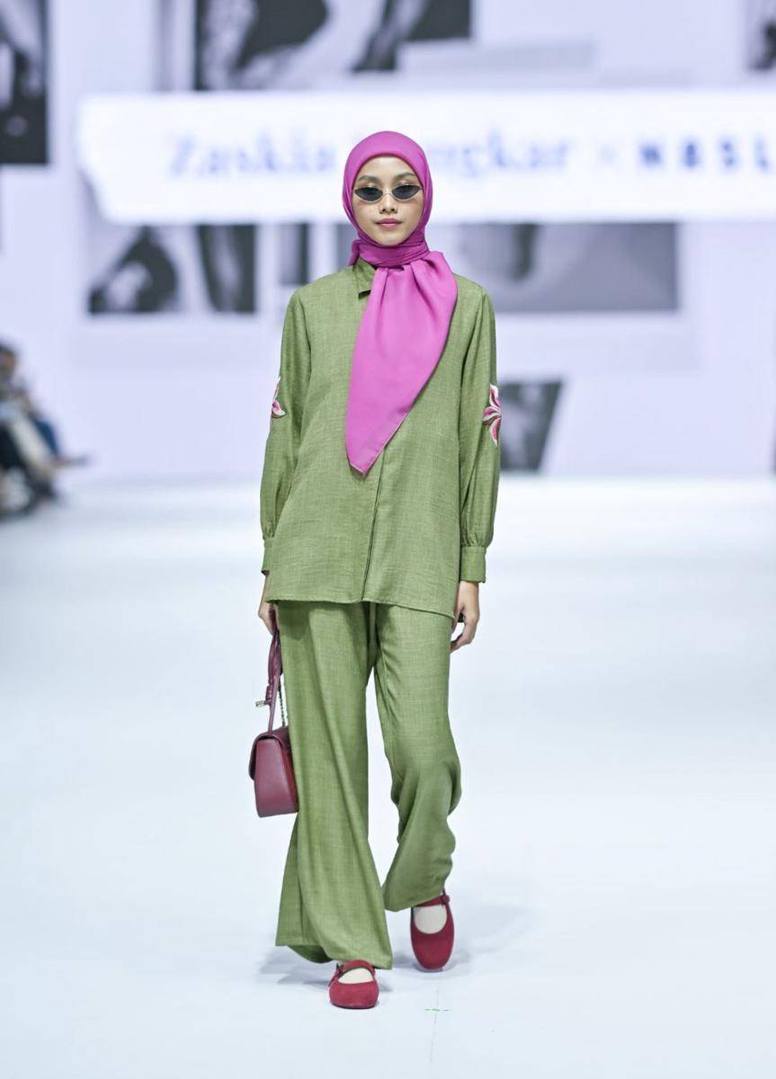 koleksi Zaskia Sungkar X NASL di JFW 2025 (dok. Jakarta Fashion Week/Dandy Hendrata)