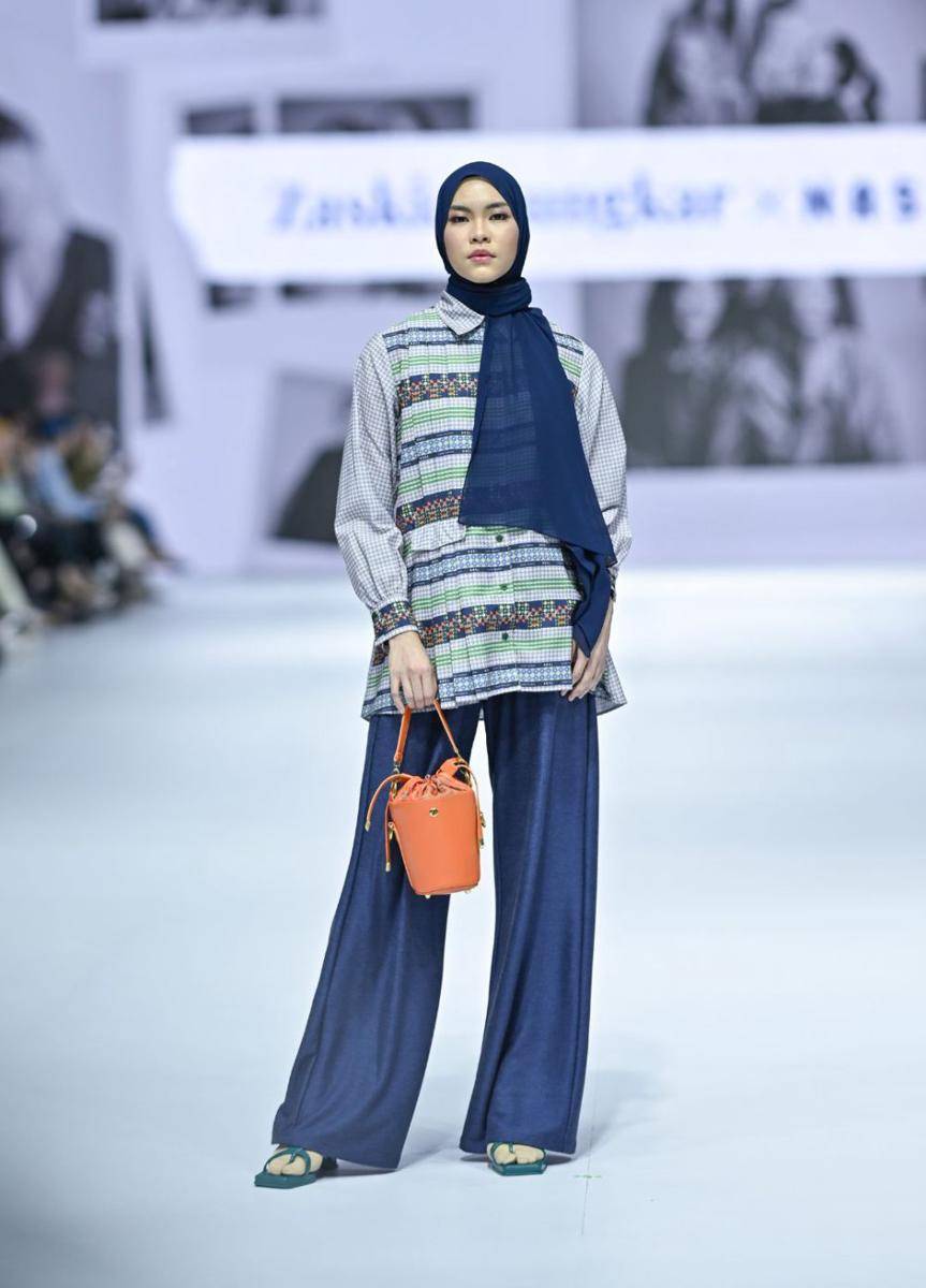 koleksi Zaskia Sungkar X NASL di JFW 2025 (dok. Jakarta Fashion Week/Dandy Hendrata)