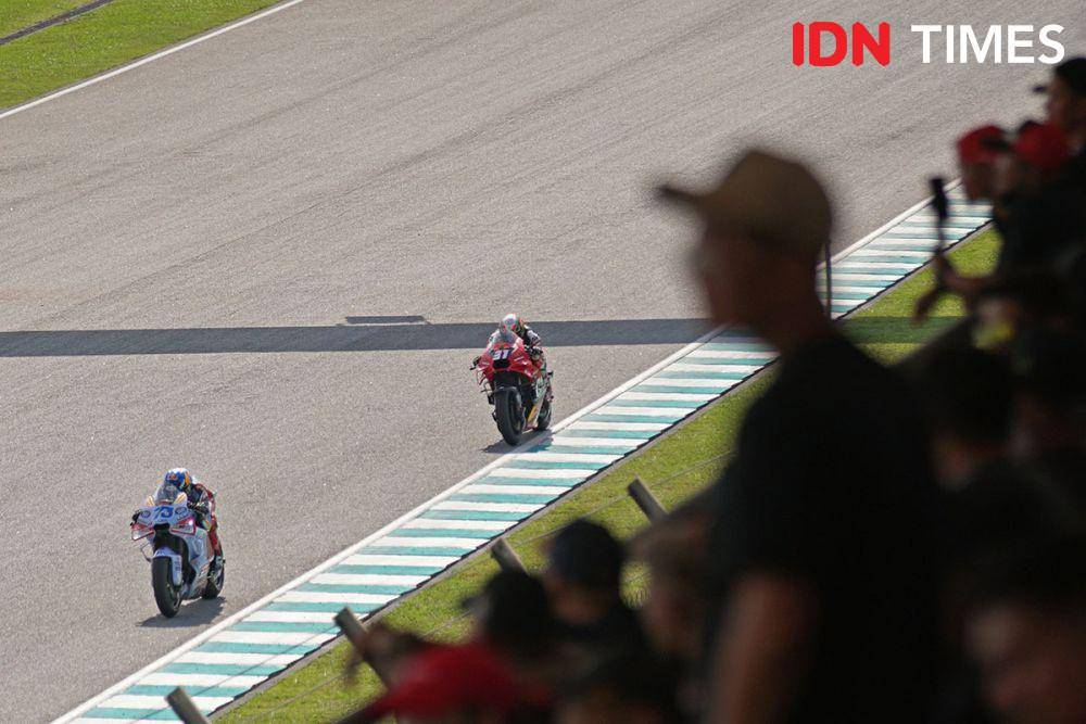 Sebanyak 30 konsumen setia PT Indako Trading Coy (Main Dealer Sepeda Motor Honda Sumut) diajak nonton MotoGP Sepang, Malaysia pada 1-4 November 2024. (IDN Times/Arifin Al Alamudi)