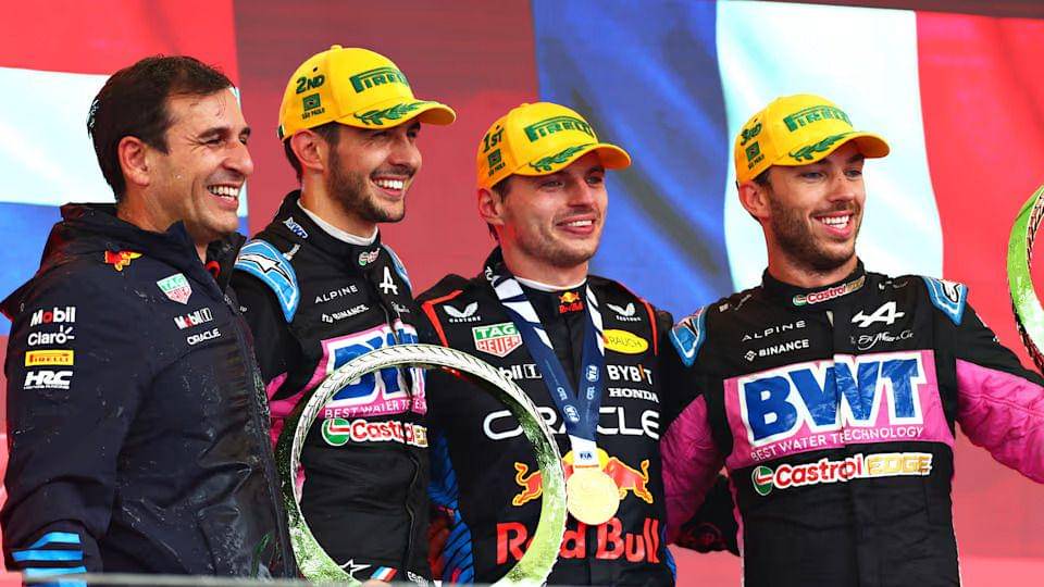 Esteban Ocon, Max Verstappen, dan Pierre Gasly di atas podium GP Brasil 2024. (formula1.com)