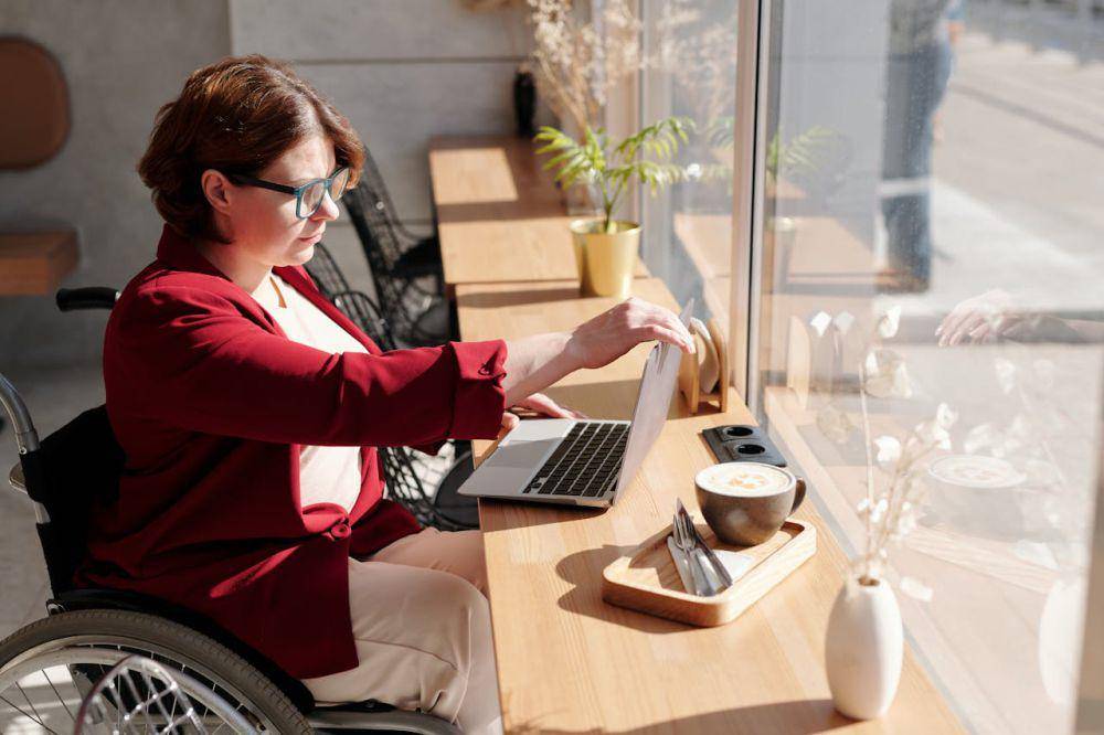 ilustrasi orang dengan disabilitas (pexels.com/Marcus Aurelius)