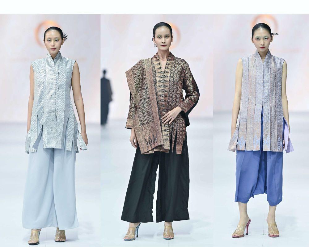 10 Koleksi Oscar Lawalata di JFW 2025, Anggun dengan Tenun