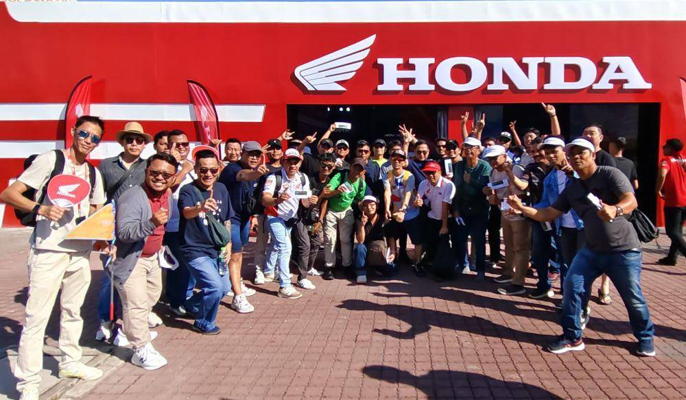 Sebanyak 30 konsumen setia PT Indako Trading Coy (Main Dealer Sepeda Motor Honda Sumut) diajak nonton MotoGP Sepang, Malaysia pada 1-4 November 2024. (Dok. IDN Times)