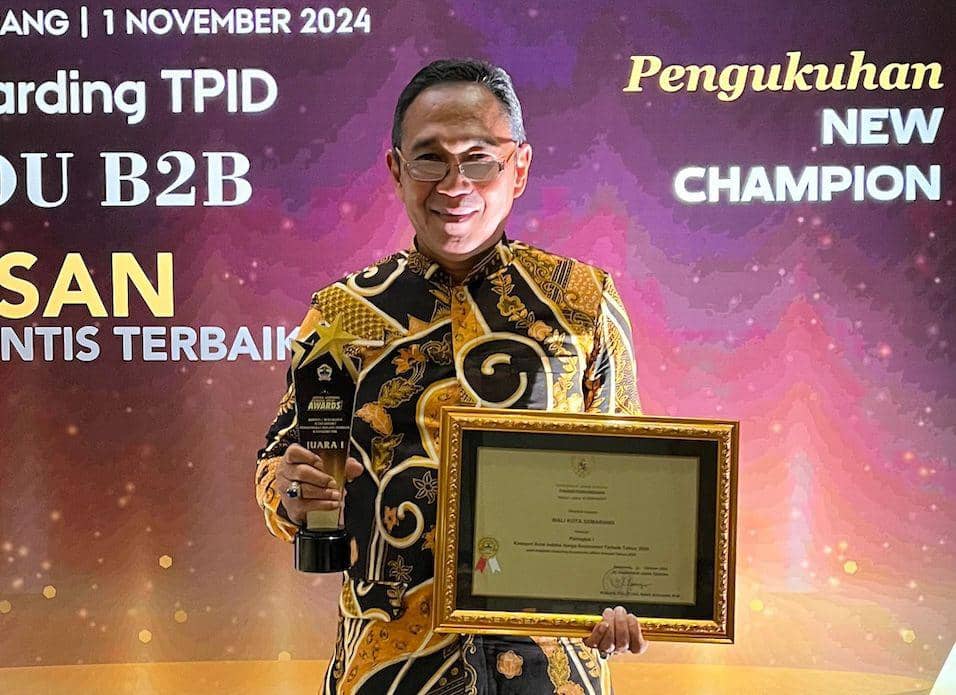Pemerintah Kota Semarang meraih Juara I kategori Tim Pengendali Inflasi Daerah (TPID) Kabupaten/Kota Wilayah Indeks Harga Konsumen (IHK) Terbaik pada ajang Jateng Inspiring Economic Effort Awards 2024. (dok. Pemkot Semarang)