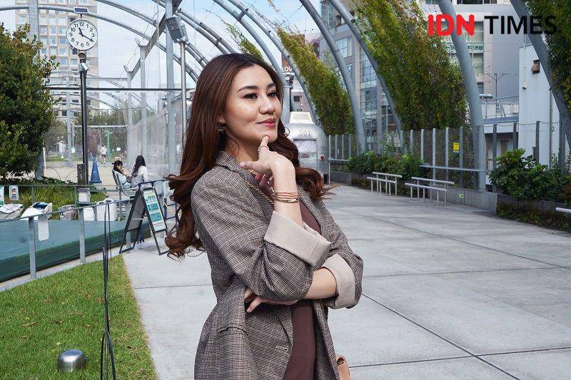 Outfit Aaliyah Masaid saat berkunjung ke Jepang (IDN Times/Gilang Pandutanaya)