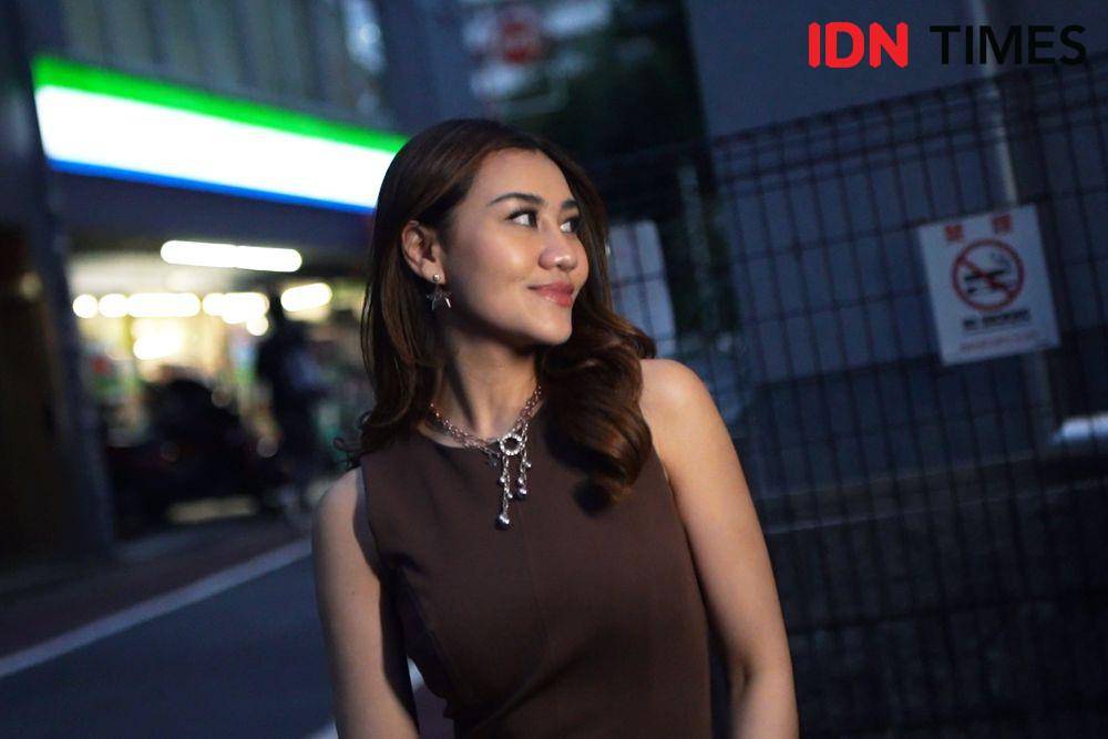 Outfit Aaliyah Masaid saat berkunjung ke Jepang (IDN Times/Gilang Pandutanaya)