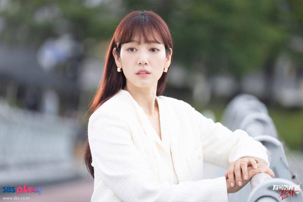 Justitia (Park Shin Hye) dalam drama The Judge from Hell (dok. SBS/The Judge from Hell)