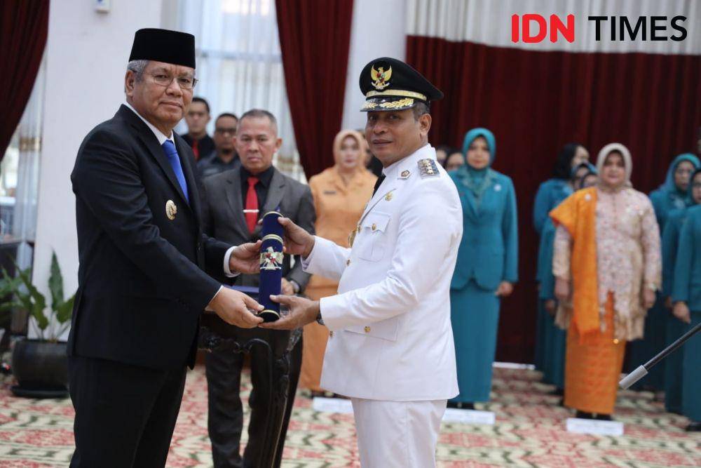 Pj Gubernur Kalbar melantik Pj Wali Kota Pontianak. (IDN Times/prokipim).