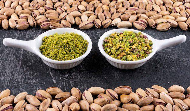 ilustrasi kacang pistachio (freepik.com/8photo)