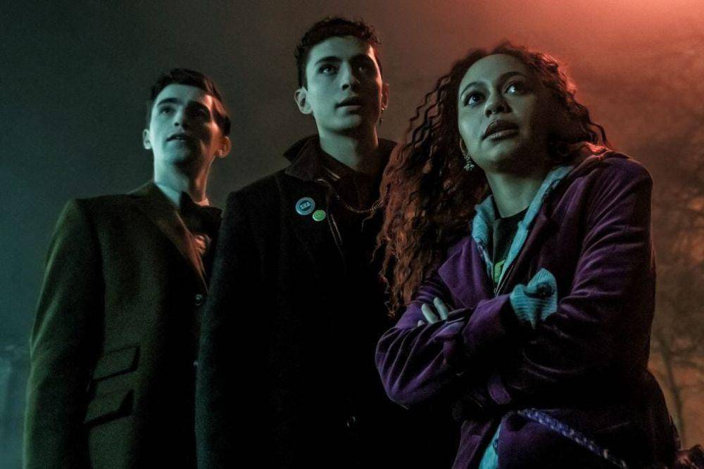 adegan dalam serial Dead Boy Detectives. (dok. Netflix/Dead Boy Detectives)